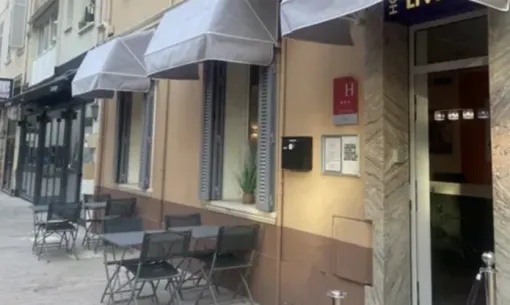 Hôtel 3 étoiles pour un séjour entre amis à Cannes La Bocca, Cannes, Hôtel Anna Livia ***